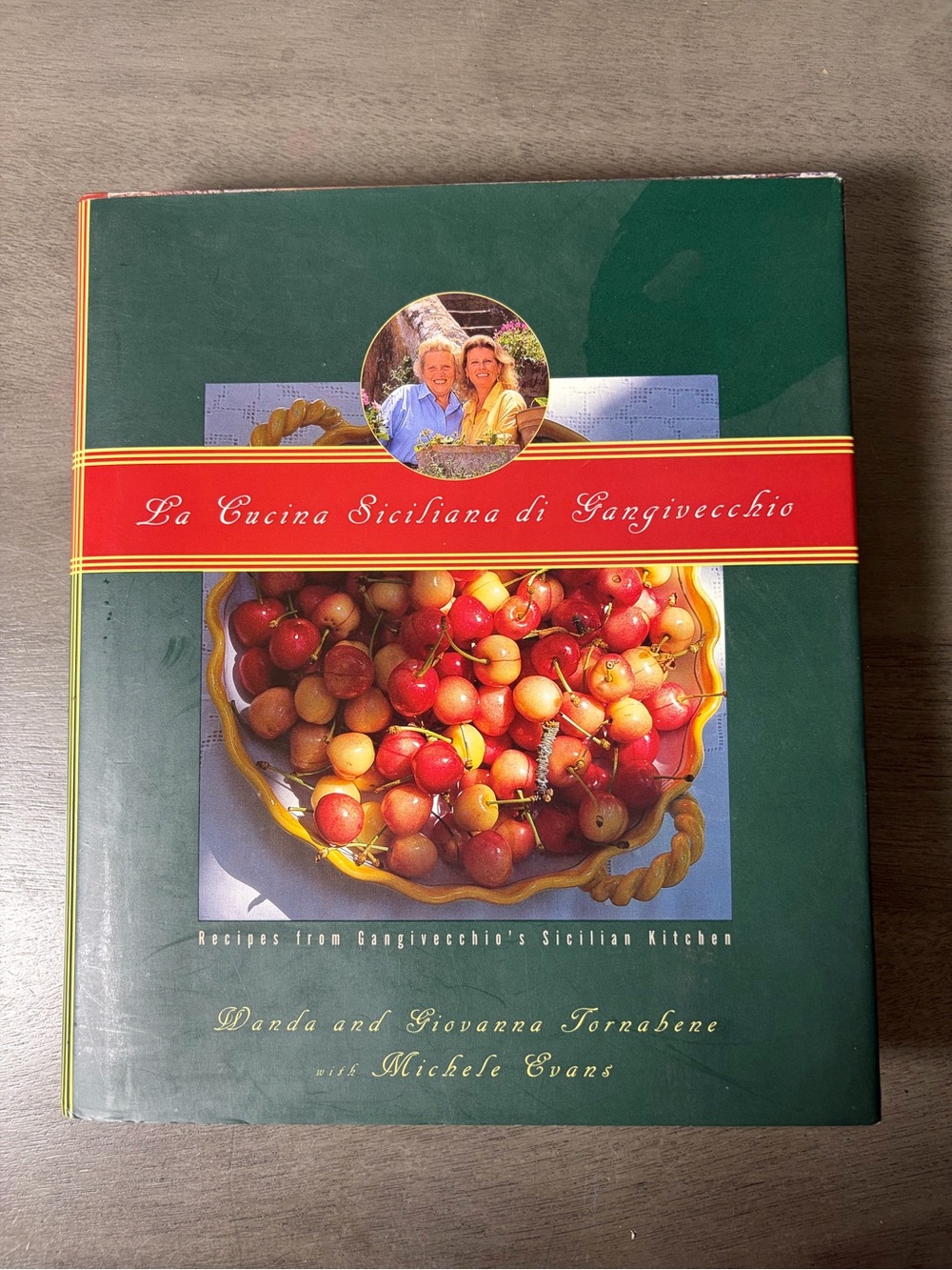 Cookbook - Green Cover by Wanda & Giovanna